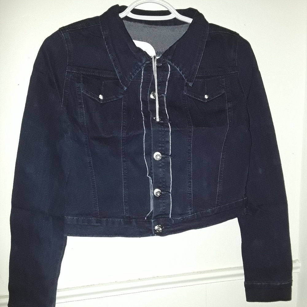 Women's medium size cropped long sleeve jean jacke